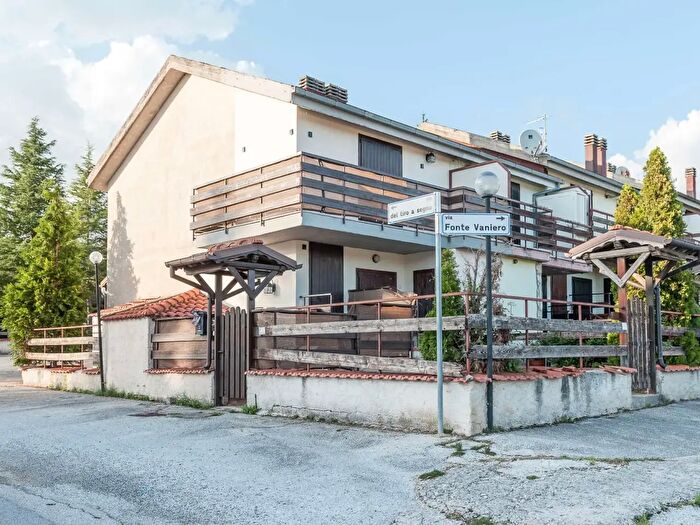 Appartamento trilocale in vendita in Via Fonte Vaniero, Castel Di Sangro