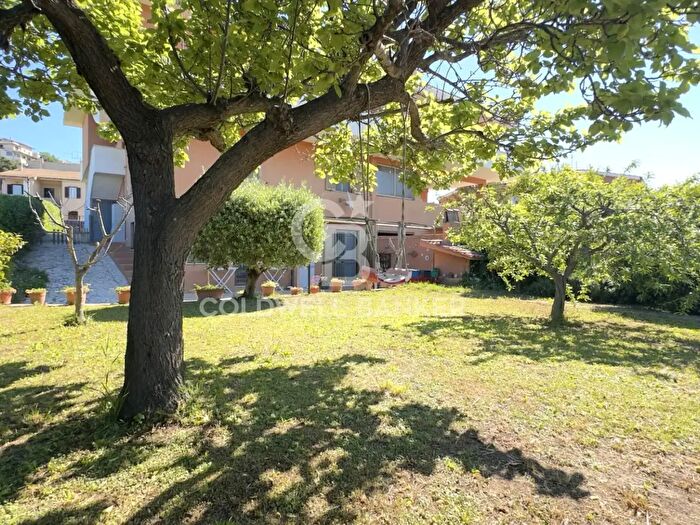 Appartamento trilocale in vendita in Via Cardinal a Quaglia, Tarquinia