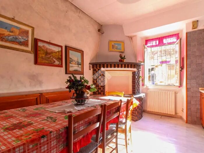 Appartamento trilocale in vendita in Via Arnoldo Bellini, Roe Volciano