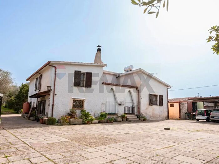 Casa con 9 locali in vendita in Largo Crabulazzi Snc, Sassari