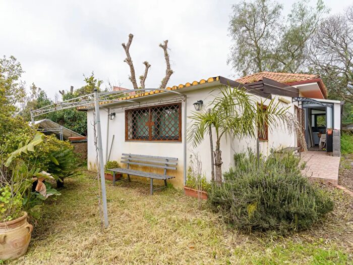 Casa trilocale in vendita in Via Silvio Pellico, Aci SantAntonio