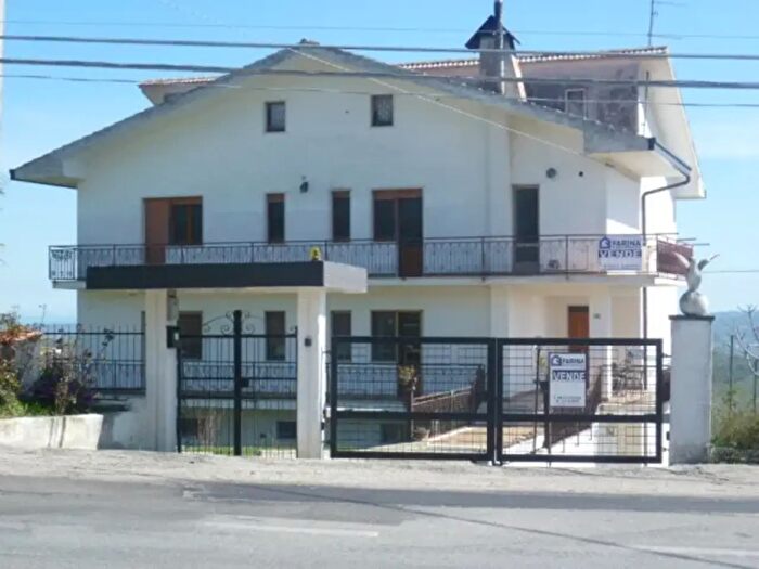 Appartamento con 6 locali in vendita in Contrada Villa Elce, Lanciano