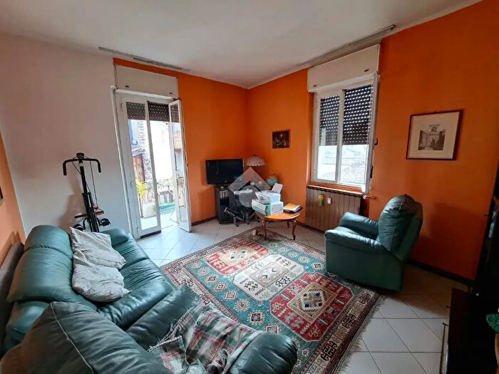 Appartamento trilocale in vendita in Via Rezia, Pavia