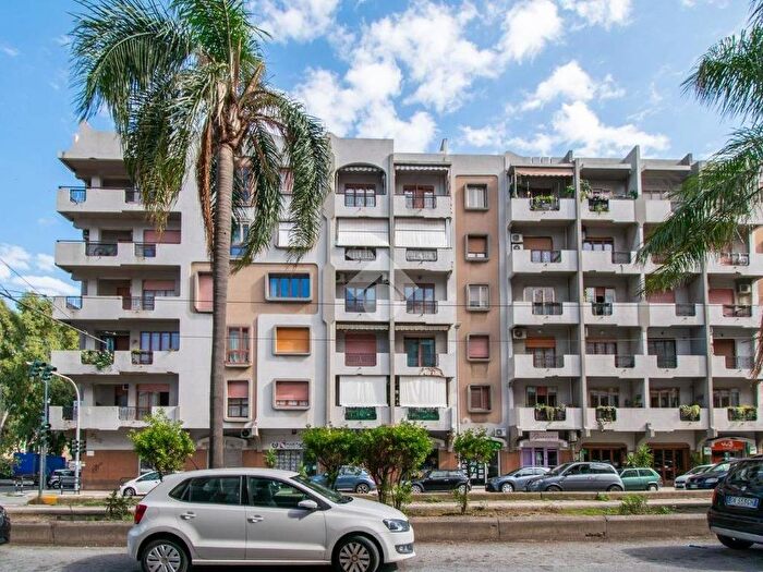 Appartamento trilocale in vendita in VIALE SAN MARTINO, Provinciale, Messina