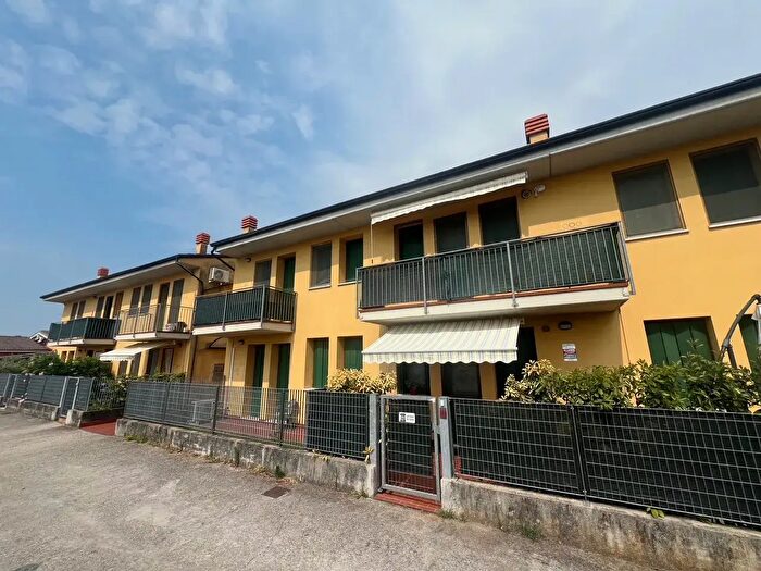 Appartamento trilocale in vendita in Veronella