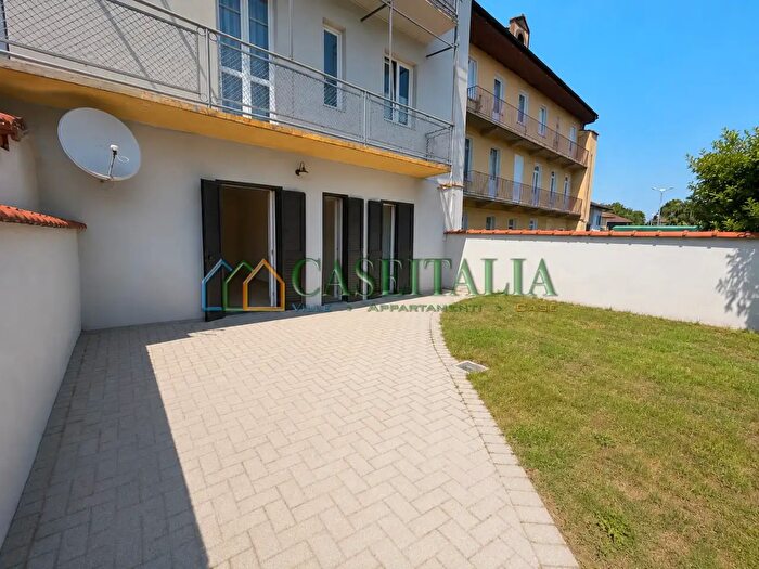 Appartamento quadrilocale in vendita in Via Stazione, Rosta