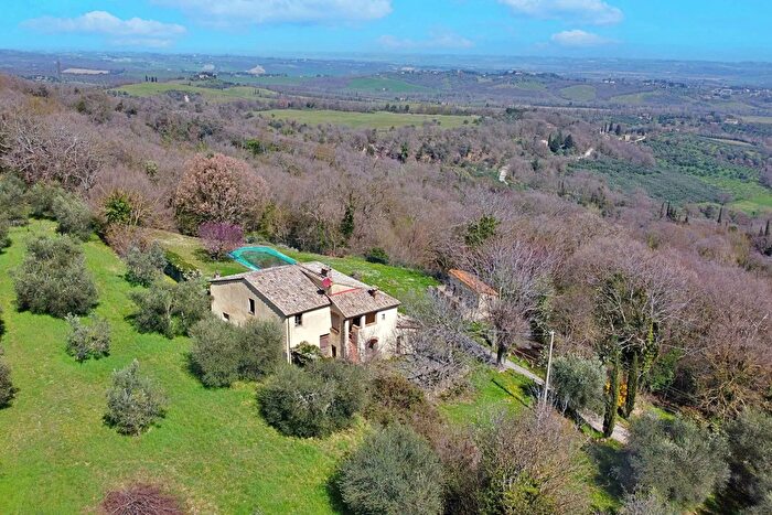 Casa in vendita in Sarteano