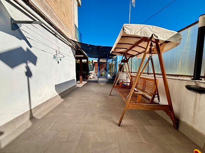 Appartamento trilocale in vendita in Via del Pascone, Napoli