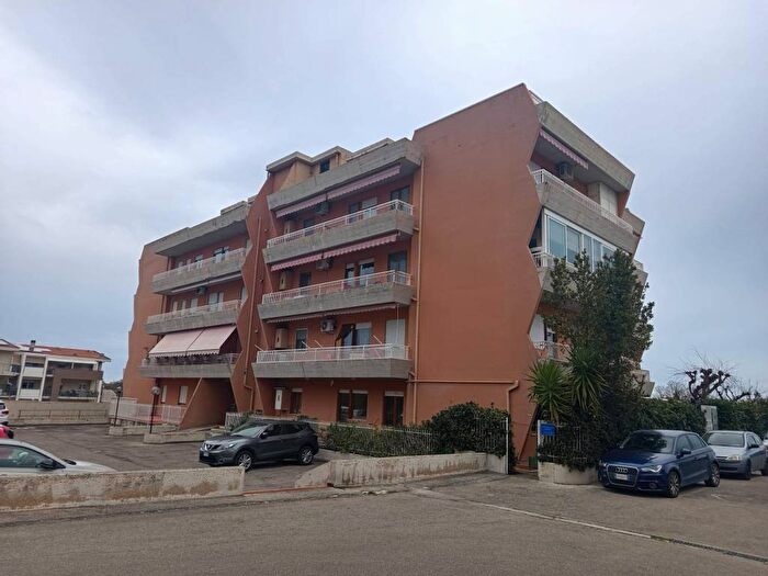 Appartamento trilocale in affitto in Via del Mare, Lanciano