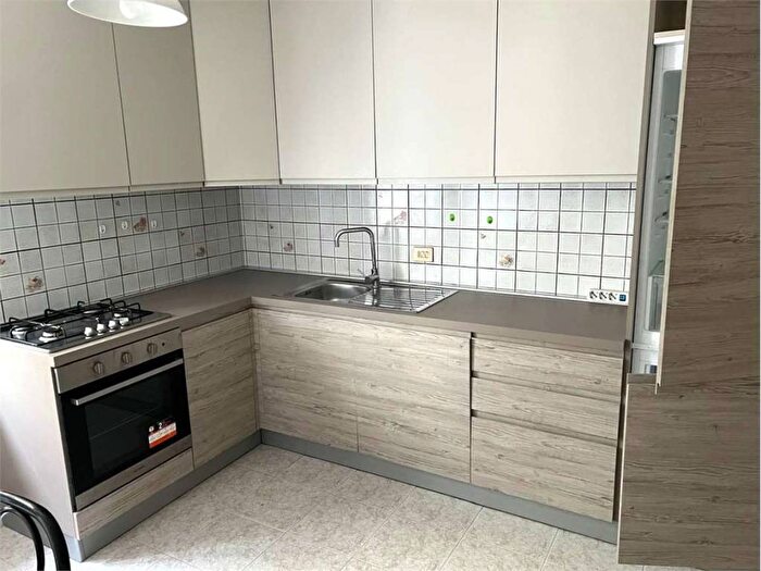 Appartamento trilocale in affitto in Via Inama, Semicentro, Trento