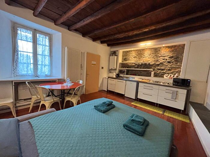 Casa bilocale in affitto in Via Francesco Muralto, Centro Storico, Como