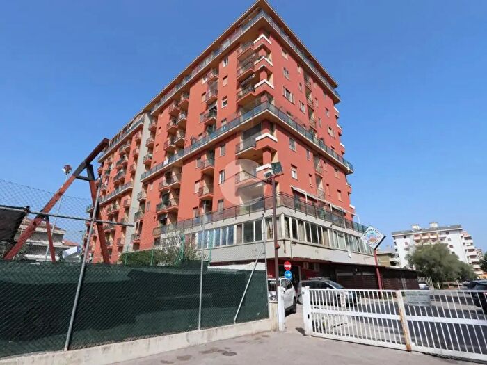 Appartamento trilocale in vendita in Via Livenza, Montesilvano