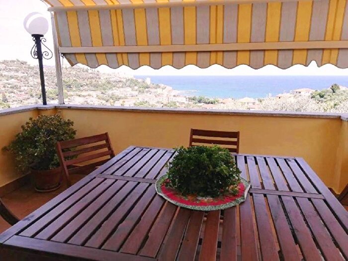 Appartamento quadrilocale in affitto in Piani Torrazza, Imperia