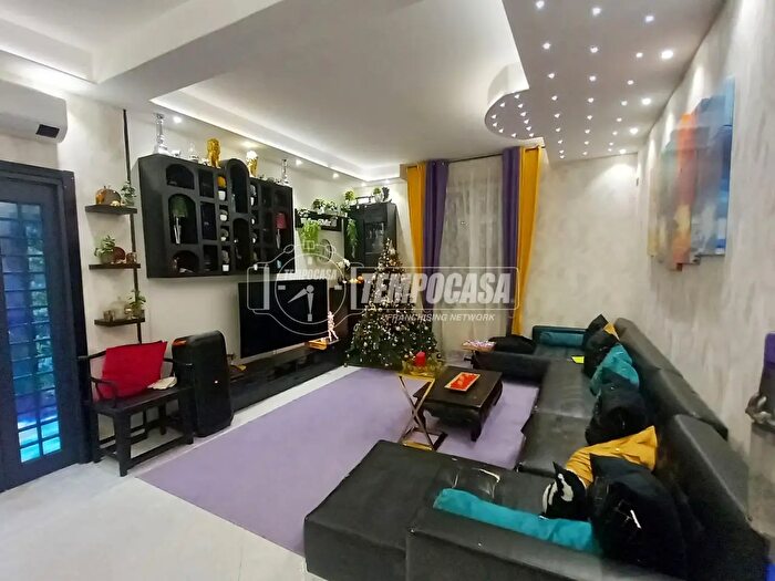 Appartamento trilocale in vendita in Via Italia F, Cesate