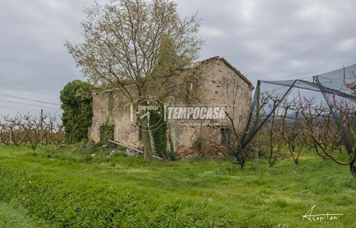 Casa quadrilocale in vendita in Via Terza Masiera, Cesena