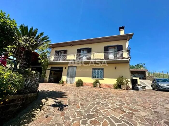 Casa con 6 locali in vendita in Via Mole del Giardino, Velletri