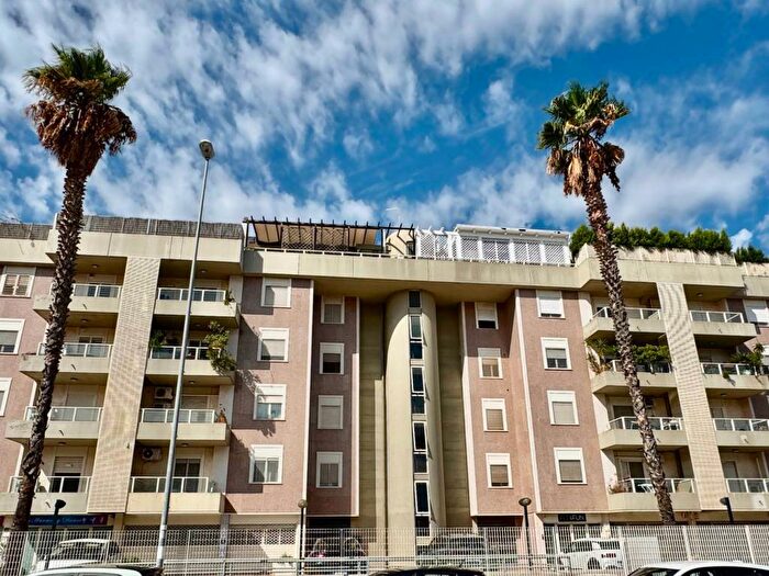 Appartamento trilocale in affitto in Via Camillo Rosalba, Poggiofranco, Bari