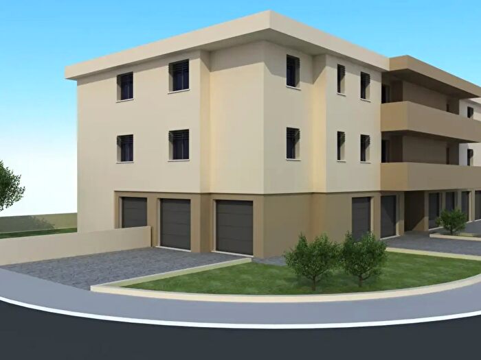 Appartamento trilocale in vendita in Via Luisa Battistotti, Curtatone