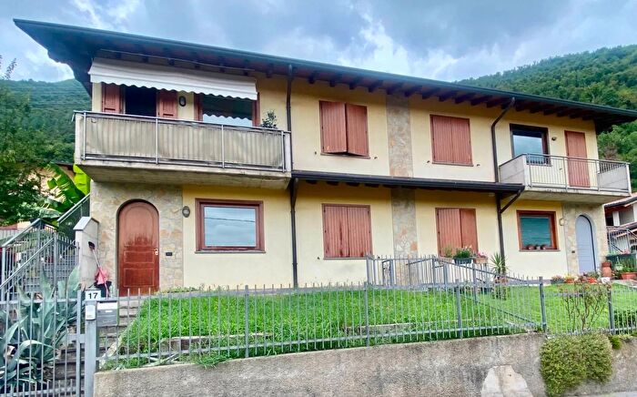 Appartamento trilocale in vendita in Via Gaetano DonizettiVigano San Martino, Vigano San Martino