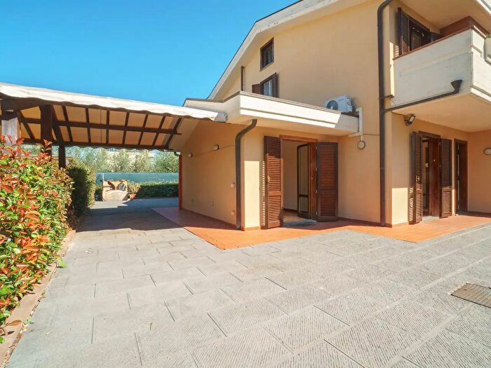 Casa con 6 locali in vendita in Pieve A Nievole