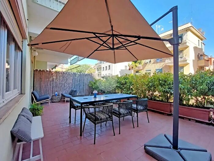 Appartamento trilocale in affitto in Via Francesco Maidalchini, Roma