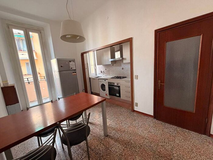 Appartamento trilocale in affitto in Viale Tibaldi, Corso San Gottardo, Milano