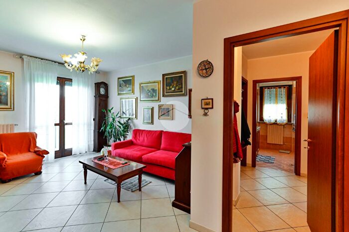 Appartamento quadrilocale in vendita in Strada Gazogeno, Asti