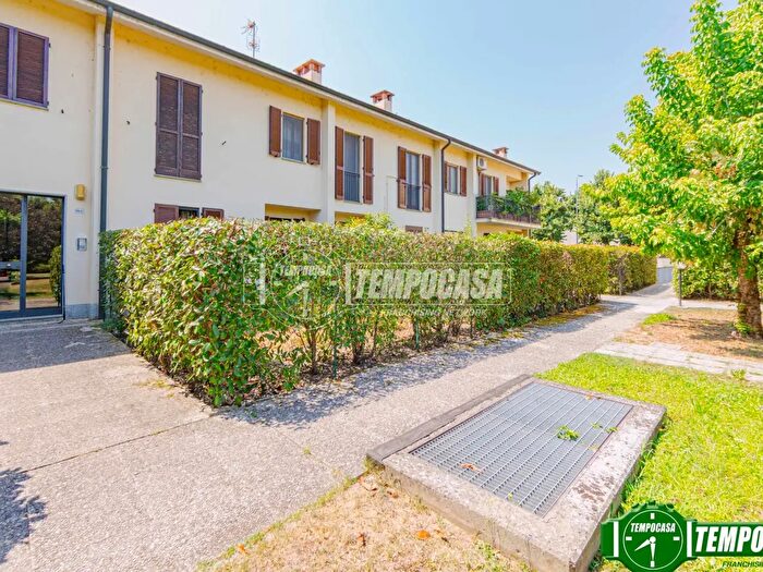 Appartamento bilocale in vendita in Via Monsignor Faustino Gianani, Pavia