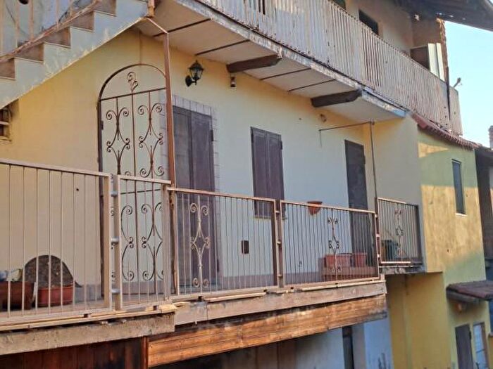 Appartamento bilocale in vendita in Via Giuseppe Garibaldi, Lonate Pozzolo