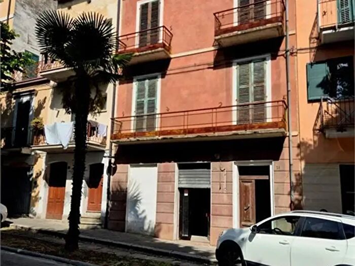 Casa con 12 locali in vendita in Orsogna