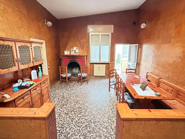 Casa con 6 locali in vendita in Via Scolo Pignatta, Ravenna