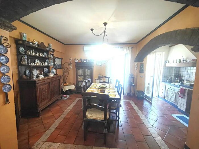 Appartamento quadrilocale in vendita in Via Ota, Catania