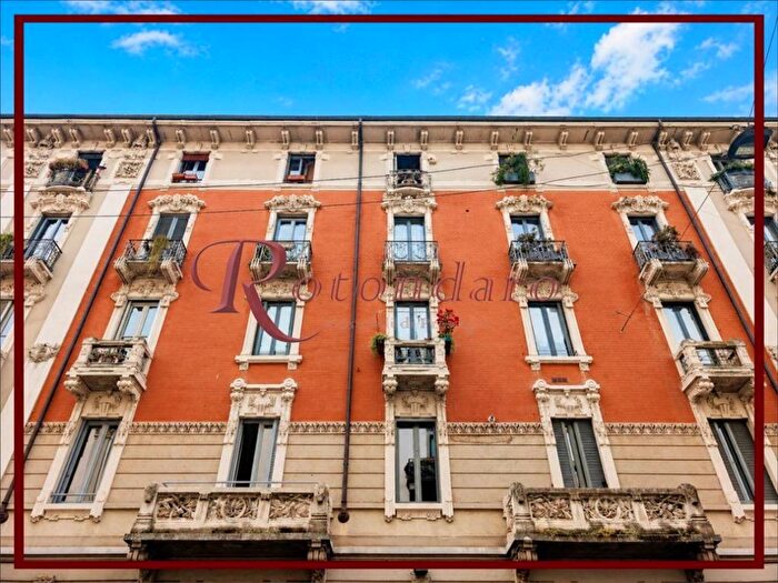Appartamento trilocale in vendita in Via Kramer, Palestro, Milano