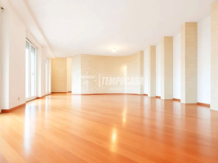 Appartamento quadrilocale in vendita in Via Edison, Paderno DAdda