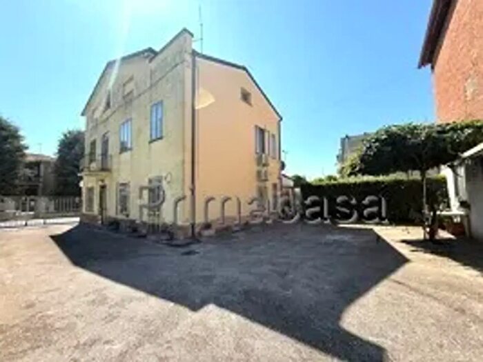 Casa con 7 locali in vendita in Via Salerno, Minerbe