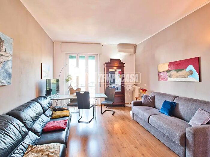 Appartamento trilocale in vendita in Via Guglielmo Marconi, Novara