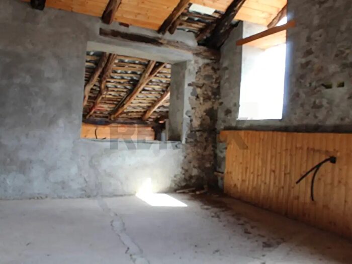 Casa trilocale in vendita in Via Anna Maria Ponzinibio, Primaluna