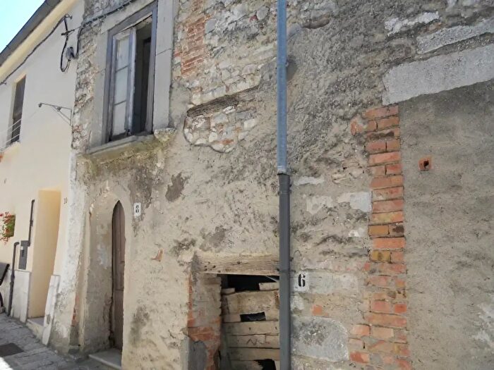 Casa trilocale in vendita in Petrella Tifernina