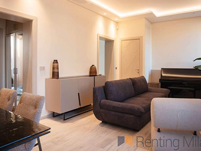 Appartamento trilocale in affitto in Via Lambro, Porta Venezia, Milano