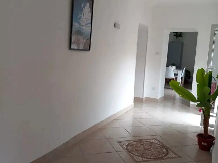 Appartamento trilocale in affitto in Via Santa Maria Antesecula, Napoli