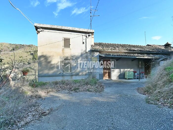 Appartamento quadrilocale in vendita in Strada Frazione Fonte di Campo, Ascoli Piceno