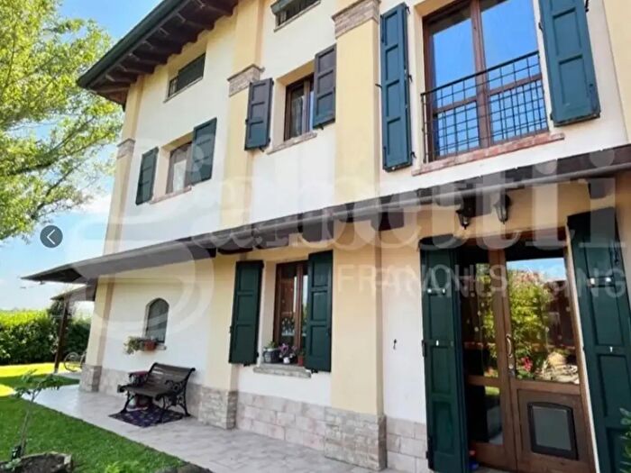 Casa quadrilocale in vendita in Via Zenerigolo, San Giovanni In Persiceto