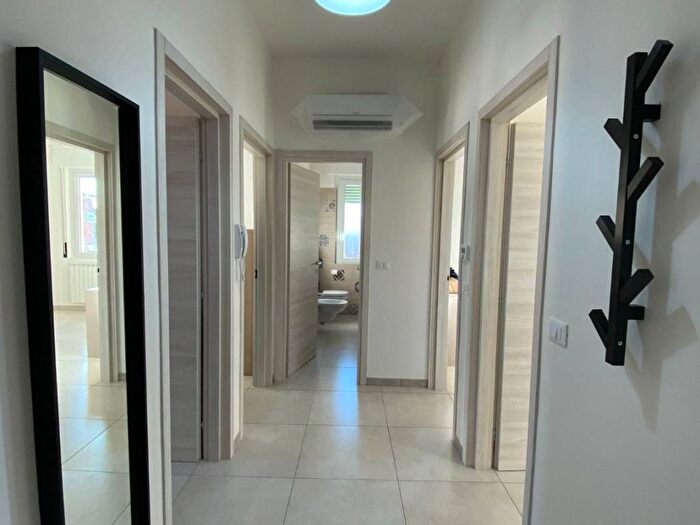 Appartamento quadrilocale in vendita in Via Eleonora d'Este d'Aragona, Centro Storico, Ferrara