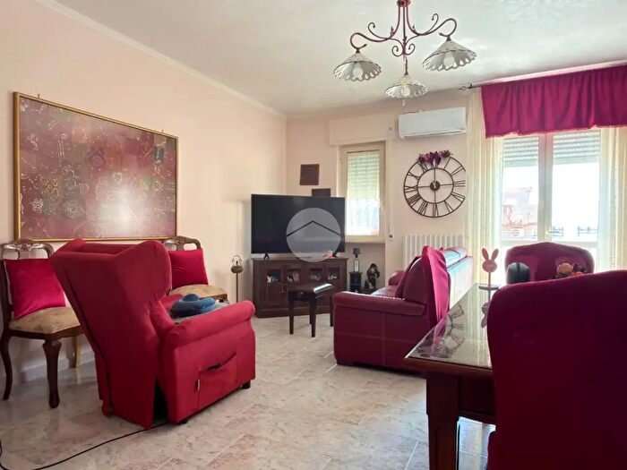 Appartamento con 5 locali in vendita in Via Massimo dAzeglio, Manfredonia