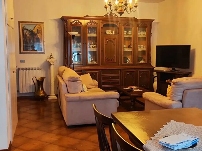 Appartamento con 5 locali in vendita in Carrara