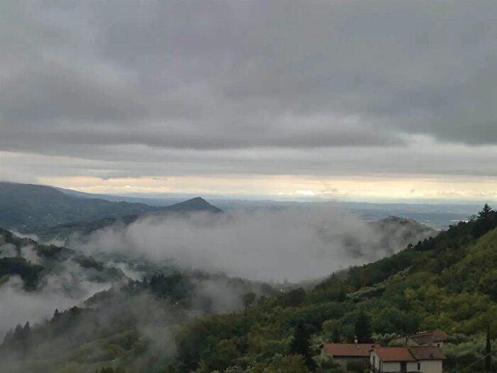Appartamento trilocale in vendita in Via Mammianese, Marliana