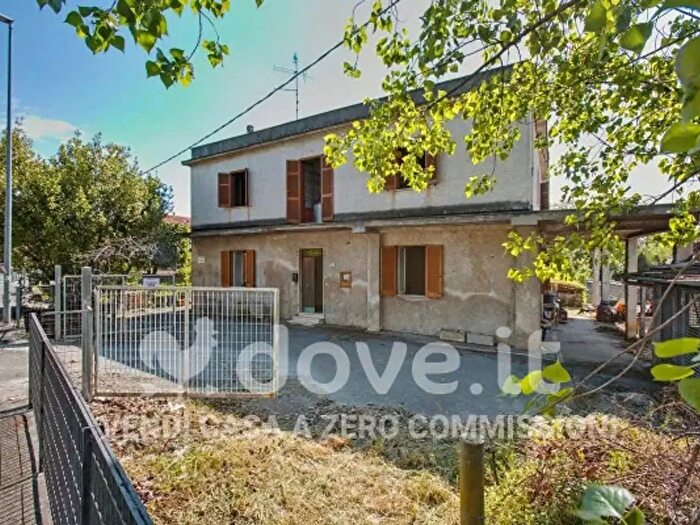 Casa con 6 locali in vendita in Via Cavoni, Frosinone