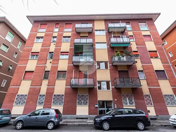 Appartamento trilocale in vendita in Via Armando Diaz, Cesano Boscone