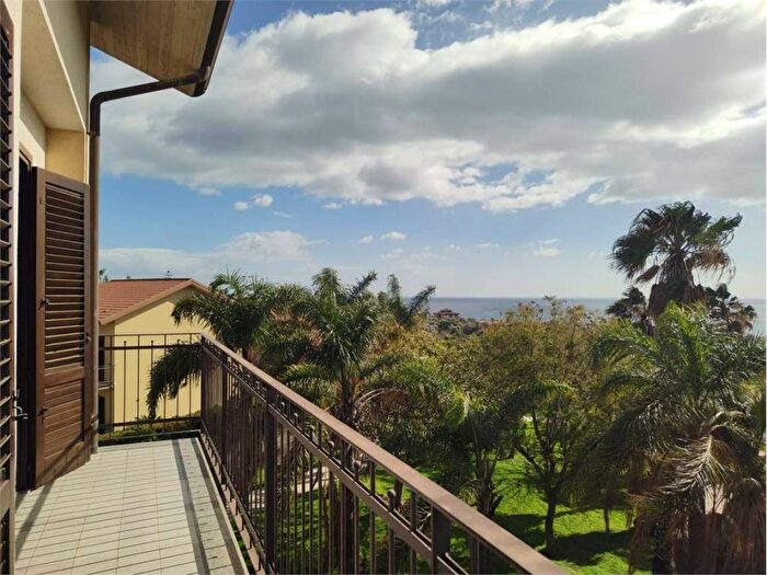 Appartamento con 6 locali in affitto in Via Nicola Calipari, Cannizzaro, Catania