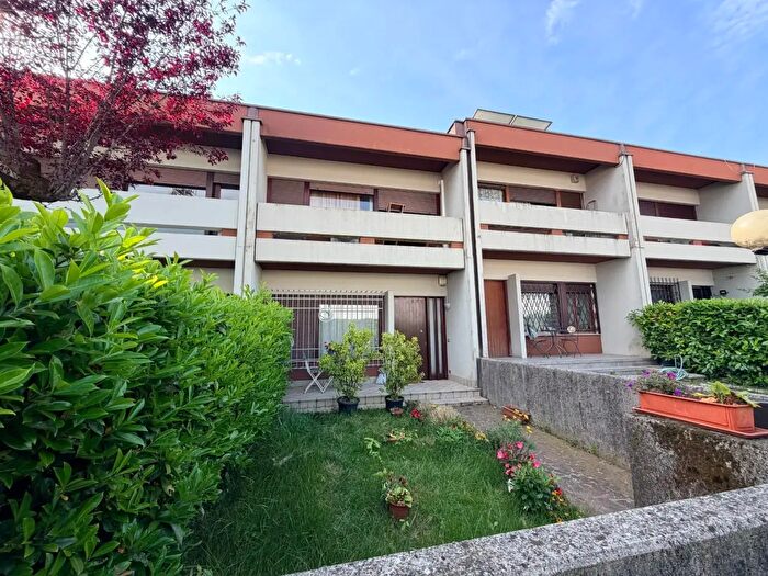 Casa con 5 locali in vendita in Via Baldasseria Bassa, Udine